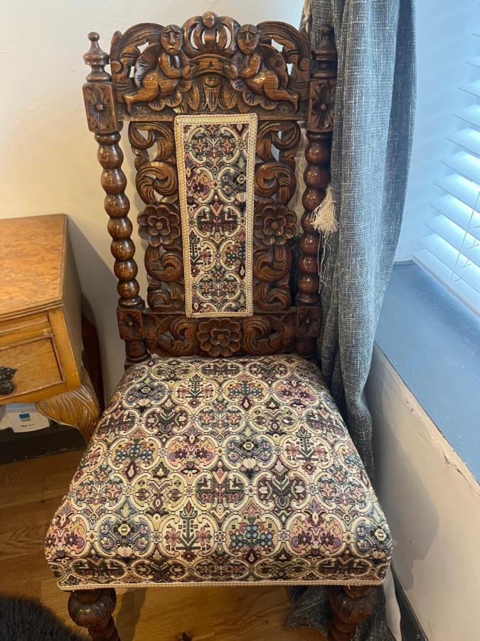 Charming Historic Adjoining Beautiful Park *
