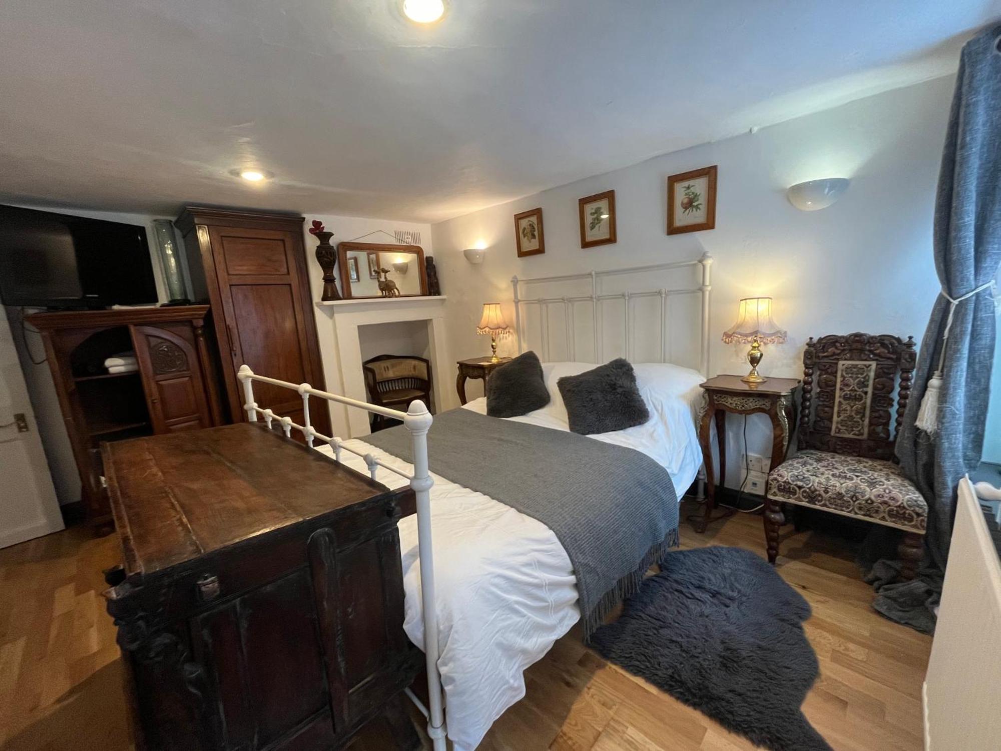 Charming Historic Adjoining Beautiful Park Appartamento Taunton